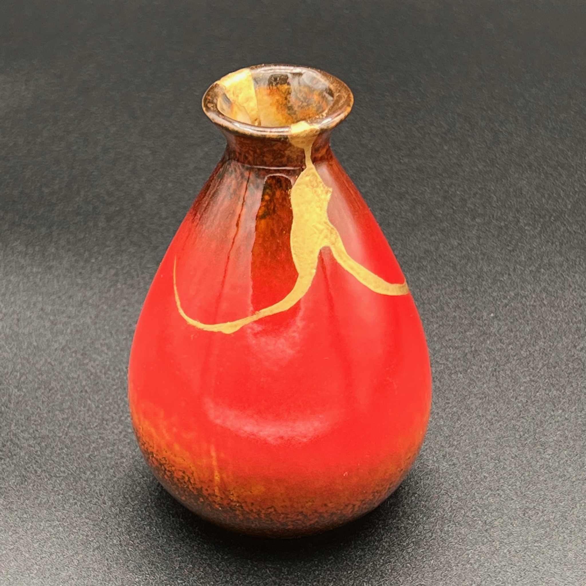 kintsugi petit vase rouge é